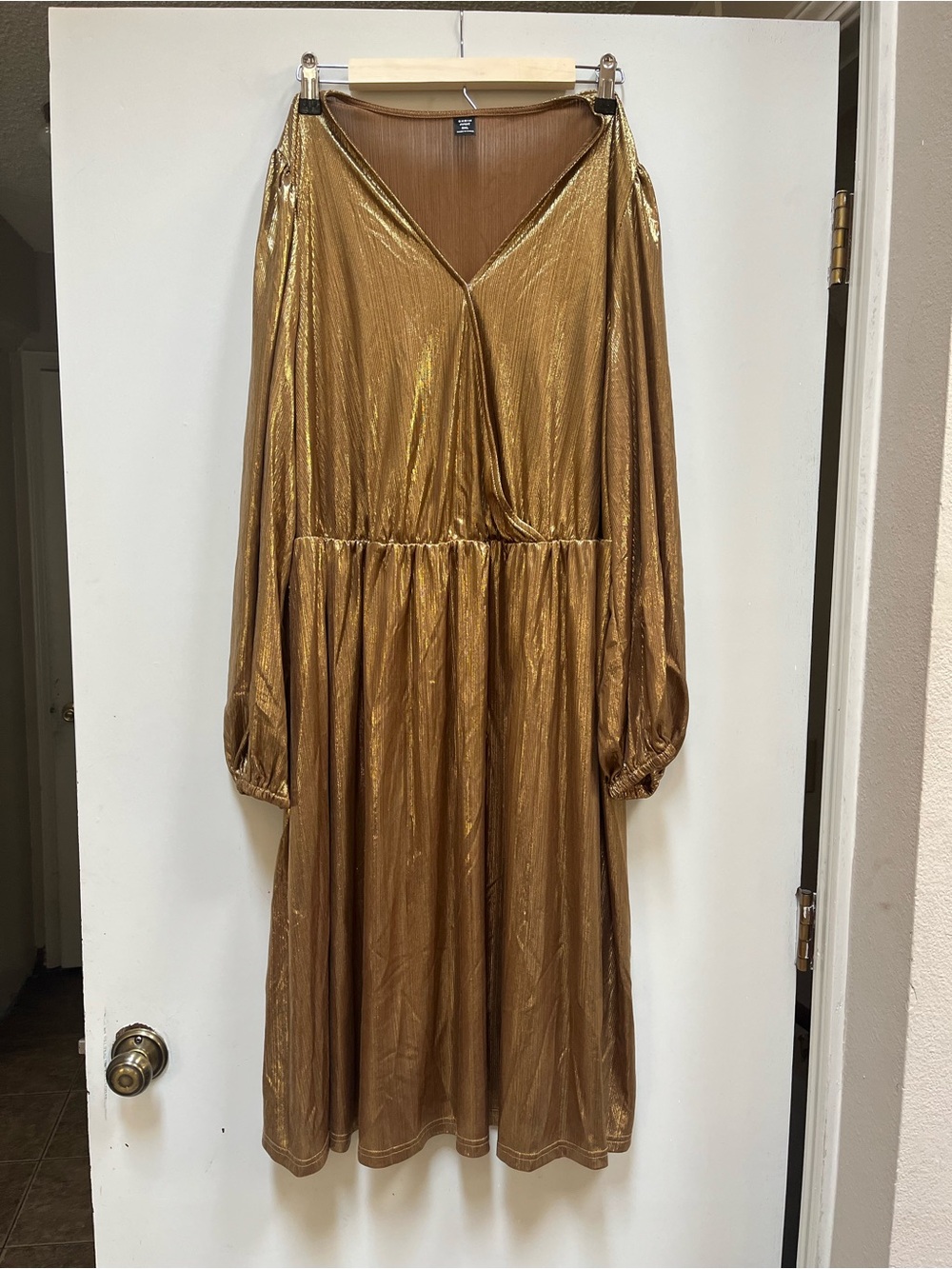 SHEIN Metallic Gold Long Sleeve V-Neck Midi Dress